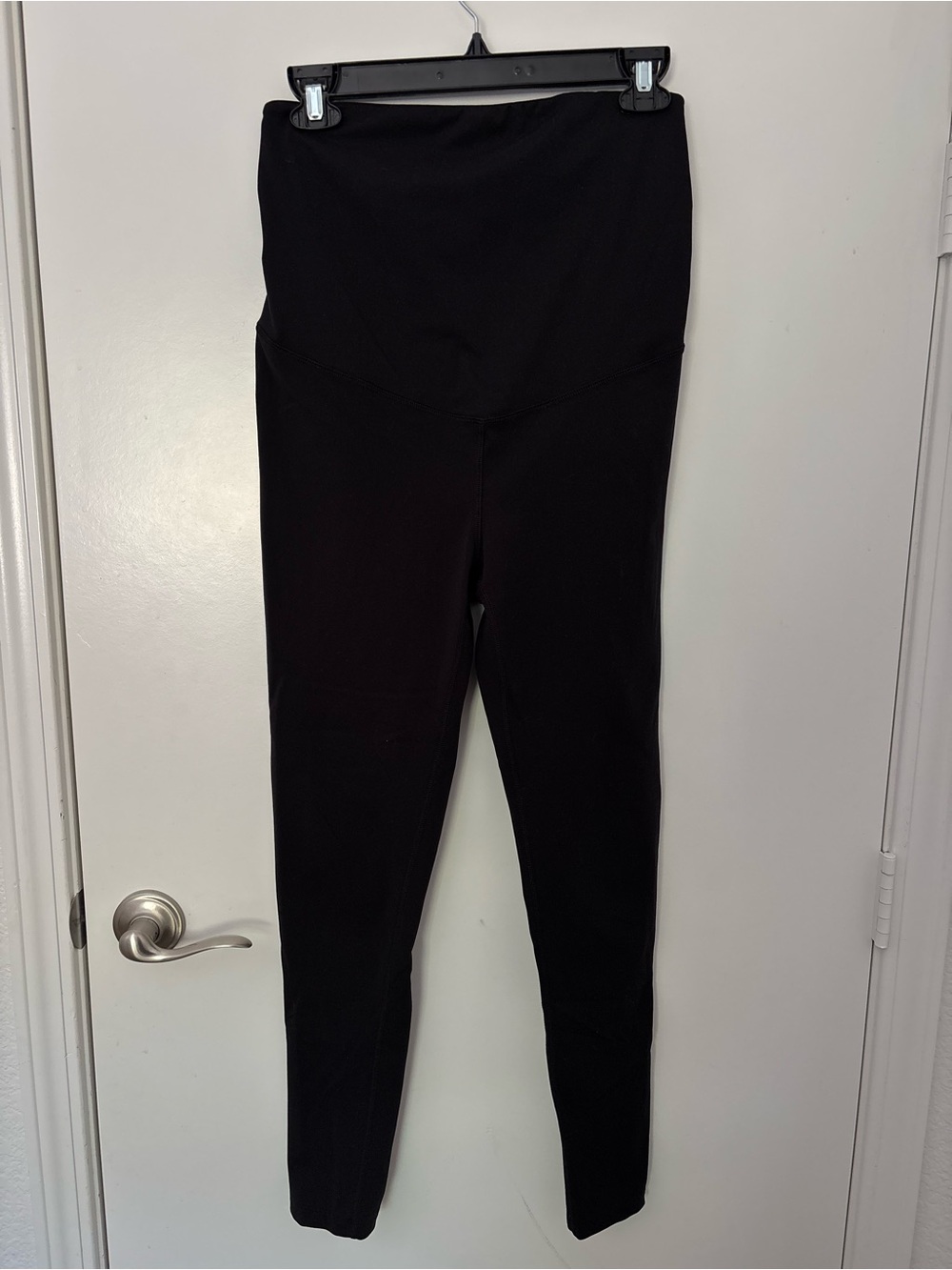 Kimi and Kai Maternity/High-Waist Black Leggings